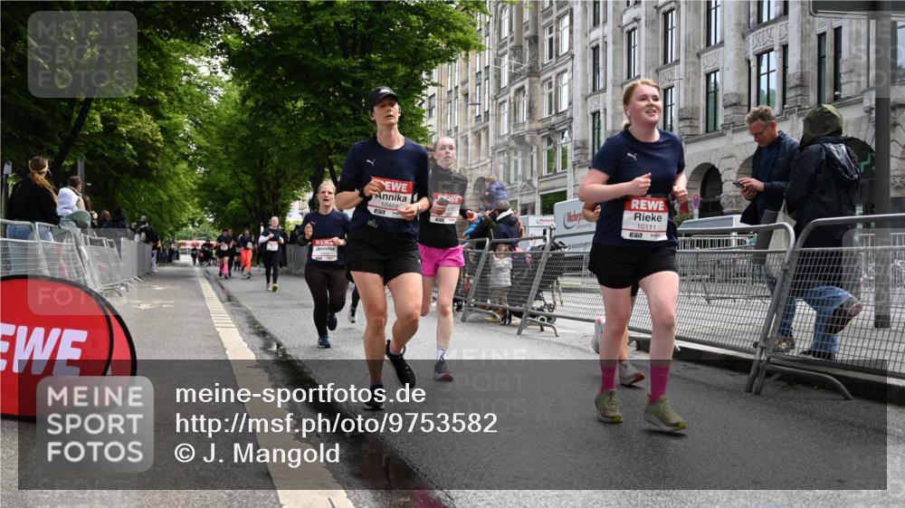 14.06.2026 - REWE Women's Run J. Mangold http://msf.ph/oto/9753582 14.06.2026 10:10:57 Ziel 10053, 10111, 10406, 10429, 10468, 11328, 11450, 11451, 11500 meine-sportfotos.de