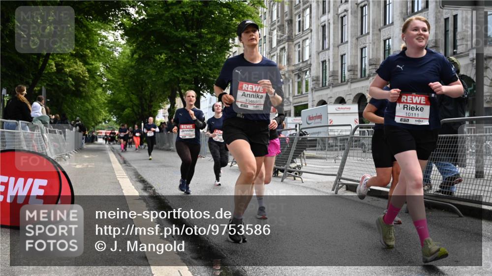 14.06.2026 - REWE Women's Run J. Mangold http://msf.ph/oto/9753586 14.06.2026 10:10:57 Ziel 10053, 10111, 10406, 10429, 10468, 11328, 11450, 11451, 11500 meine-sportfotos.de