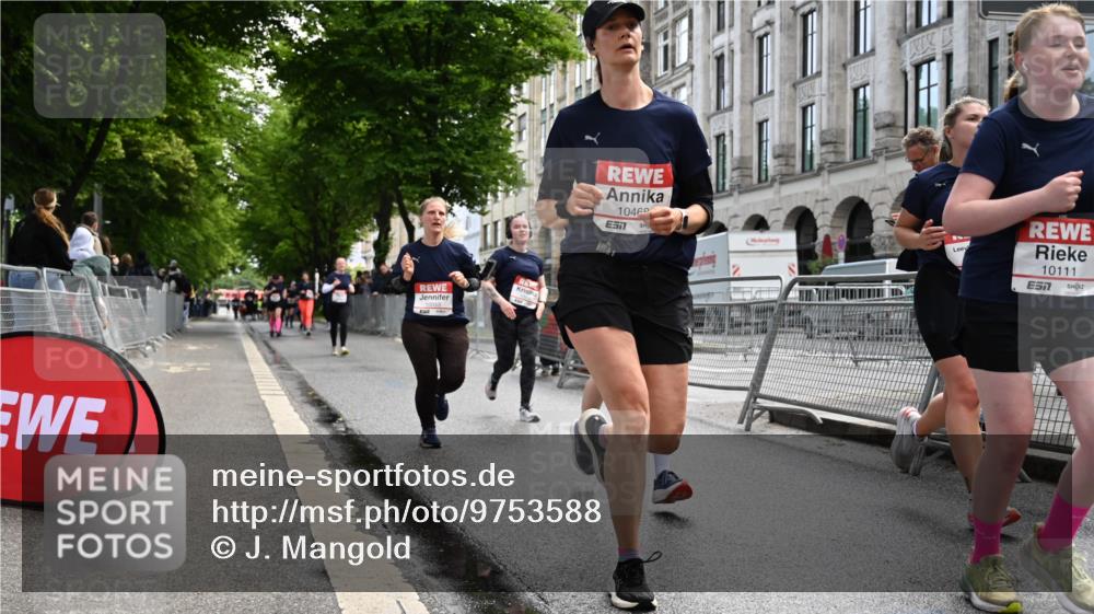 14.06.2026 - REWE Women's Run J. Mangold http://msf.ph/oto/9753588 14.06.2026 10:10:57 Ziel 10053, 10111, 10406, 10429, 10468, 11328, 11450, 11451, 11500 meine-sportfotos.de