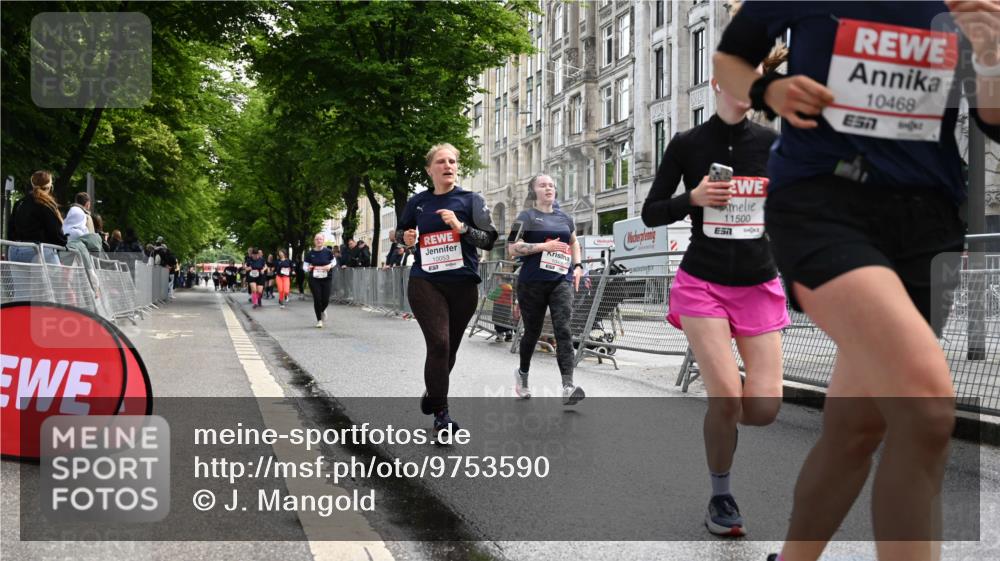 14.06.2026 - REWE Women's Run J. Mangold http://msf.ph/oto/9753590 14.06.2026 10:10:58 Ziel 10053, 10111, 10406, 10429, 10468, 11217, 11500 meine-sportfotos.de