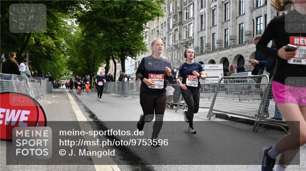 14.06.2026 - REWE Women's Run J. Mangold http://msf.ph/oto/9753596 14.06.2026 10:10:58 Ziel 10053, 10111, 10406, 10429, 10468, 11217, 11500 meine-sportfotos.de