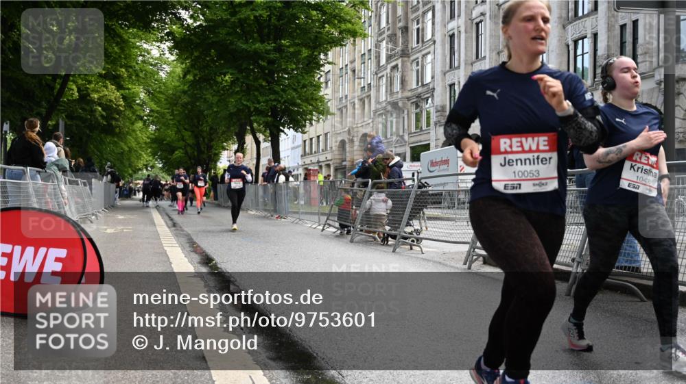 14.06.2026 - REWE Women's Run J. Mangold http://msf.ph/oto/9753601 14.06.2026 10:10:59 Ziel 10053, 10111, 10406, 10429, 10468, 11217, 11500 meine-sportfotos.de