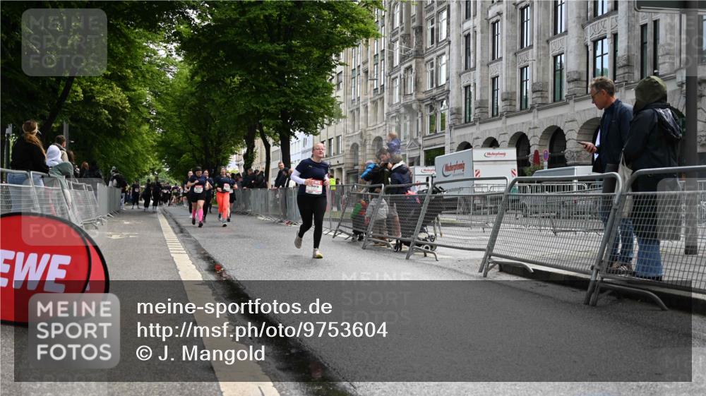 14.06.2026 - REWE Women's Run J. Mangold http://msf.ph/oto/9753604 14.06.2026 10:11:01 Ziel 10053, 10111, 10406, 10429, 10468, 10690, 11217, 11355, 11500 meine-sportfotos.de
