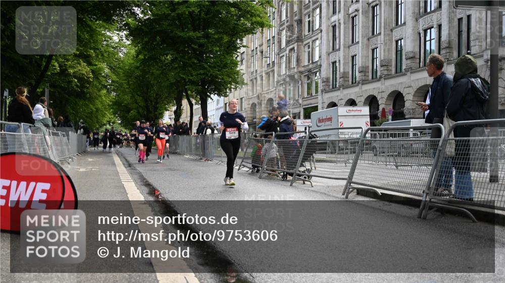 14.06.2026 - REWE Women's Run J. Mangold http://msf.ph/oto/9753606 14.06.2026 10:11:01 Ziel 10053, 10111, 10406, 10429, 10468, 10690, 11217, 11355, 11500 meine-sportfotos.de