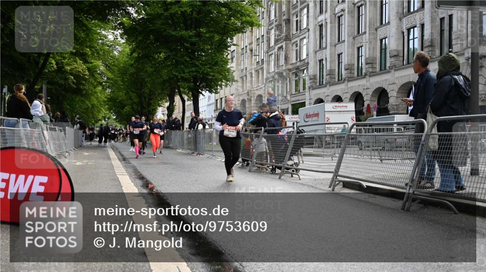 14.06.2026 - REWE Women's Run J. Mangold http://msf.ph/oto/9753609 14.06.2026 10:11:02 Ziel 10053, 10406, 10690, 10955, 11217, 11355, 11500 meine-sportfotos.de