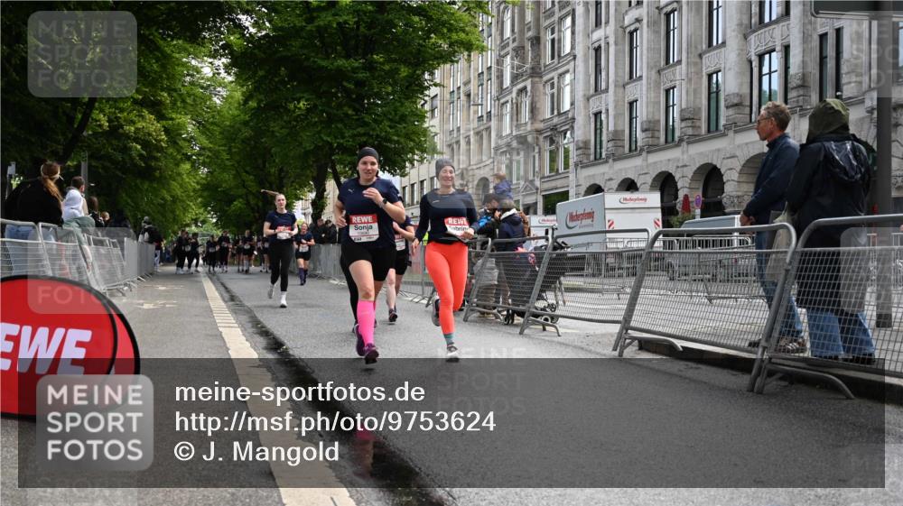 14.06.2026 - REWE Women's Run J. Mangold http://msf.ph/oto/9753624 14.06.2026 10:11:06 Ziel 10258, 10606, 10690, 10955, 11217, 11355 meine-sportfotos.de