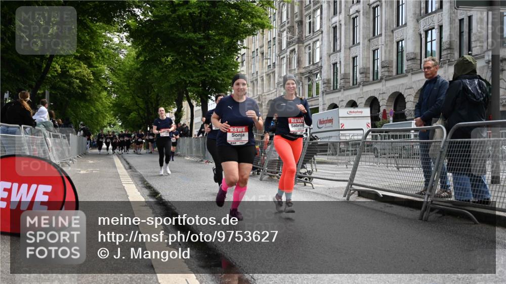 14.06.2026 - REWE Women's Run J. Mangold http://msf.ph/oto/9753627 14.06.2026 10:11:06 Ziel 10258, 10606, 10690, 10955, 11217, 11355 meine-sportfotos.de