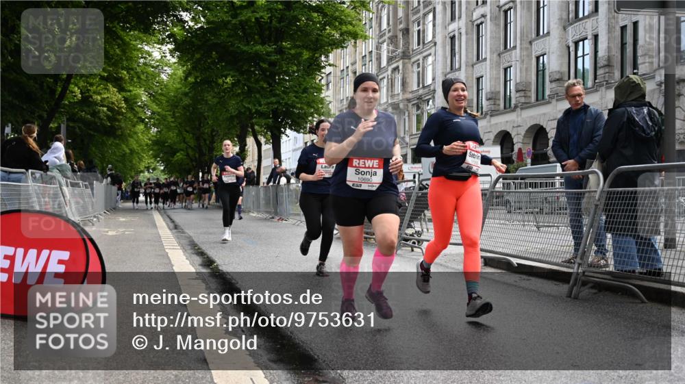 14.06.2026 - REWE Women's Run J. Mangold http://msf.ph/oto/9753631 14.06.2026 10:11:07 Ziel 10258, 10606, 10690, 10955, 11217, 11355 meine-sportfotos.de