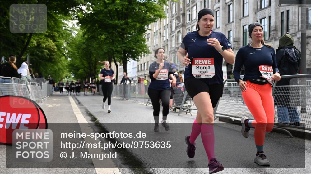 14.06.2026 - REWE Women's Run J. Mangold http://msf.ph/oto/9753635 14.06.2026 10:11:07 Ziel 10258, 10606, 10690, 10955, 11217, 11355 meine-sportfotos.de