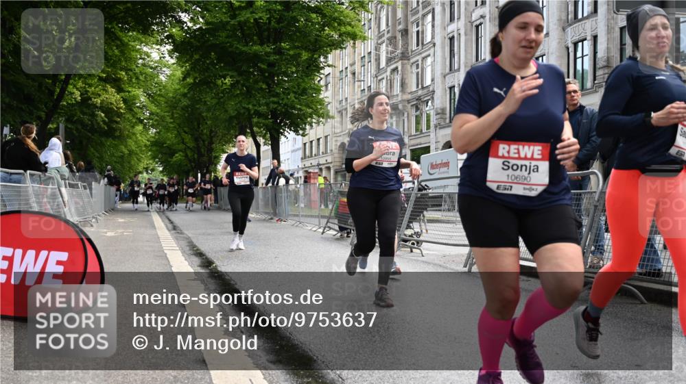 14.06.2026 - REWE Women's Run J. Mangold http://msf.ph/oto/9753637 14.06.2026 10:11:08 Ziel 10258, 10606, 10690, 10955, 11217, 11355 meine-sportfotos.de
