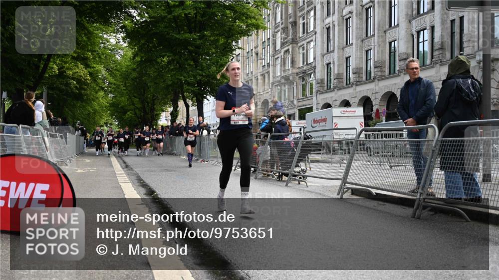 14.06.2026 - REWE Women's Run J. Mangold http://msf.ph/oto/9753651 14.06.2026 10:11:10 Ziel 10258, 10606, 10690, 10955, 11355 meine-sportfotos.de