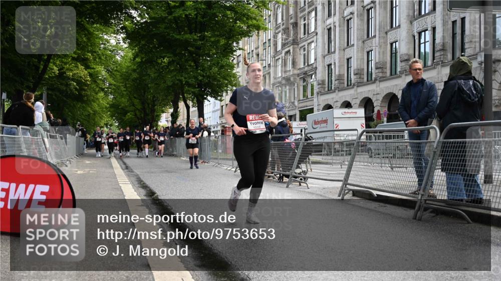 14.06.2026 - REWE Women's Run J. Mangold http://msf.ph/oto/9753653 14.06.2026 10:11:10 Ziel 10258, 10606, 10690, 10955, 11355 meine-sportfotos.de