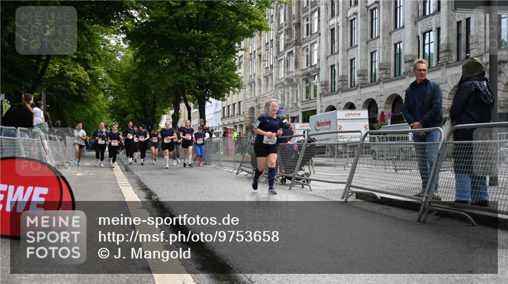 14.06.2026 - REWE Women's Run J. Mangold http://msf.ph/oto/9753658 14.06.2026 10:11:14 Ziel 10180, 10240, 10258, 10734, 11260, 11488 meine-sportfotos.de