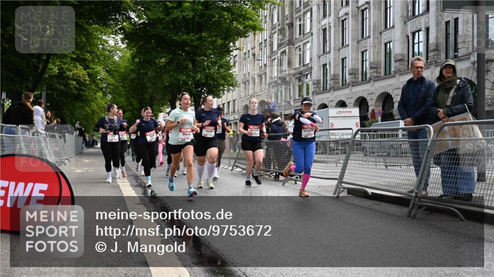 14.06.2026 - REWE Women's Run J. Mangold http://msf.ph/oto/9753672 14.06.2026 10:11:18 Ziel 10001, 10002, 10003, 10004, 10005, 10137, 10180, 10240, 10254, 10734, 11017, 11260, 11488, 11495 meine-sportfotos.de