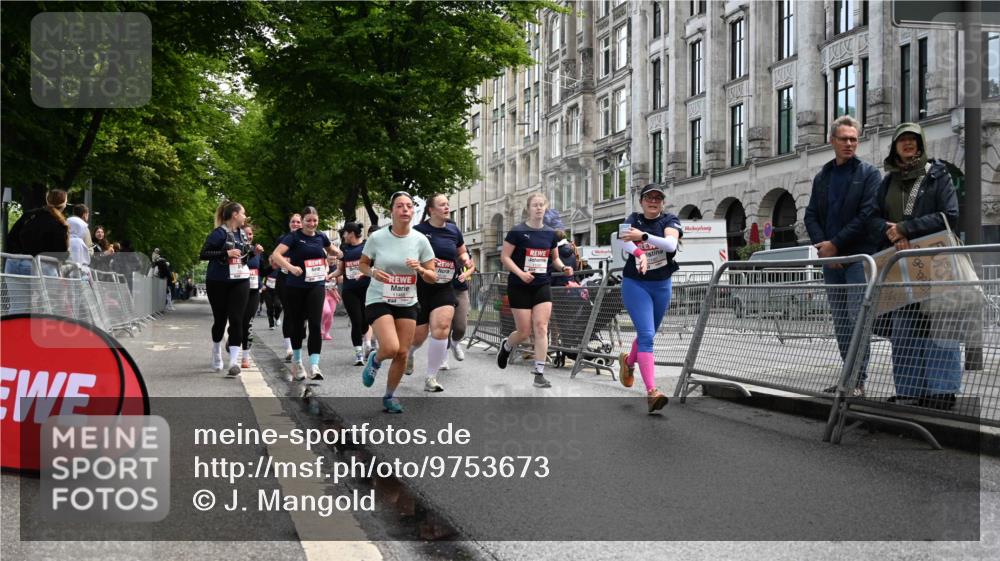 14.06.2026 - REWE Women's Run J. Mangold http://msf.ph/oto/9753673 14.06.2026 10:11:18 Ziel 10001, 10002, 10003, 10004, 10005, 10137, 10180, 10240, 10254, 10734, 11017, 11260, 11488, 11495 meine-sportfotos.de