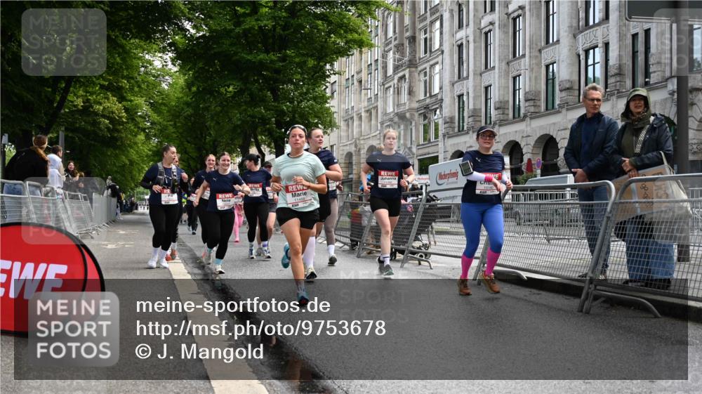 14.06.2026 - REWE Women's Run J. Mangold http://msf.ph/oto/9753678 14.06.2026 10:11:18 Ziel 10001, 10002, 10003, 10004, 10005, 10137, 10180, 10240, 10254, 10734, 11017, 11260, 11488, 11495 meine-sportfotos.de