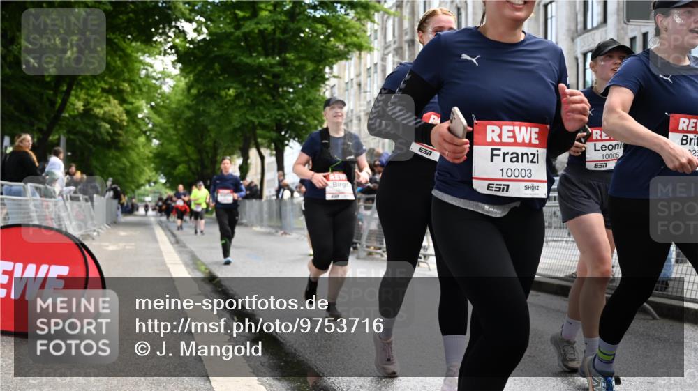 14.06.2026 - REWE Women's Run J. Mangold http://msf.ph/oto/9753716 14.06.2026 10:11:22 Ziel 10001, 10002, 10003, 10004, 10005, 10130, 10137, 10180, 10240, 10254, 10981, 11017, 11260, 11488, 11495 meine-sportfotos.de