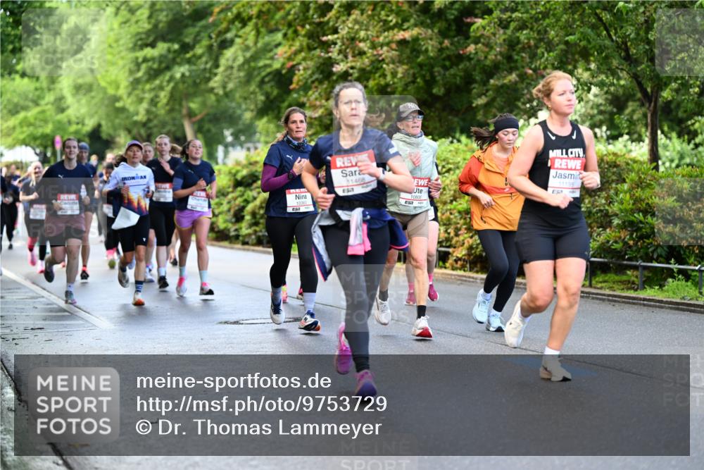 14.06.2026 - REWE Women's Run Dr. Thomas Lammeyer http://msf.ph/oto/9753729 14.06.2026 09:16:52 Laufen 1468, 11135, 57, 10806, 57 meine-sportfotos.de