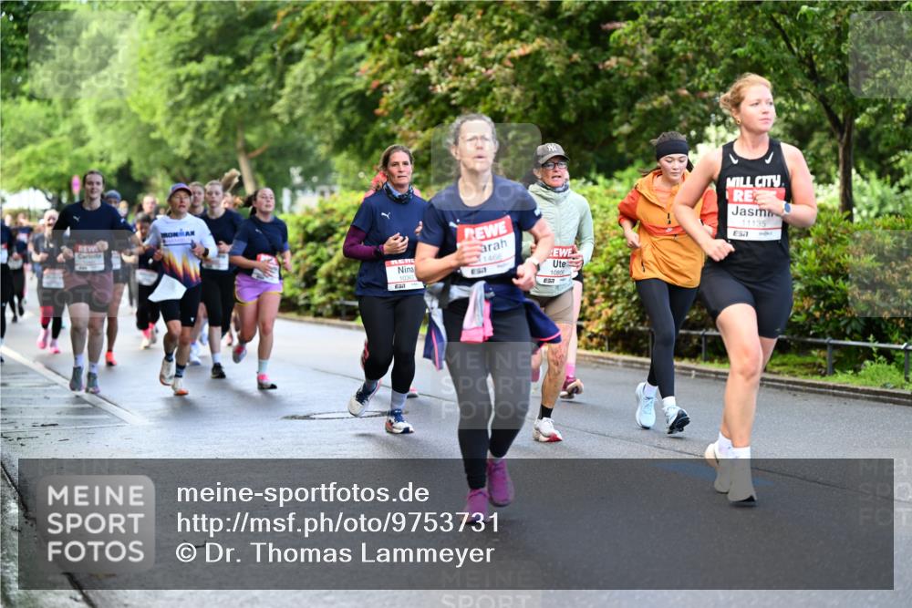 14.06.2026 - REWE Women's Run Dr. Thomas Lammeyer http://msf.ph/oto/9753731 14.06.2026 09:16:52 Laufen 10363, 1468, 7, 10806, 11135, 57, 57 meine-sportfotos.de