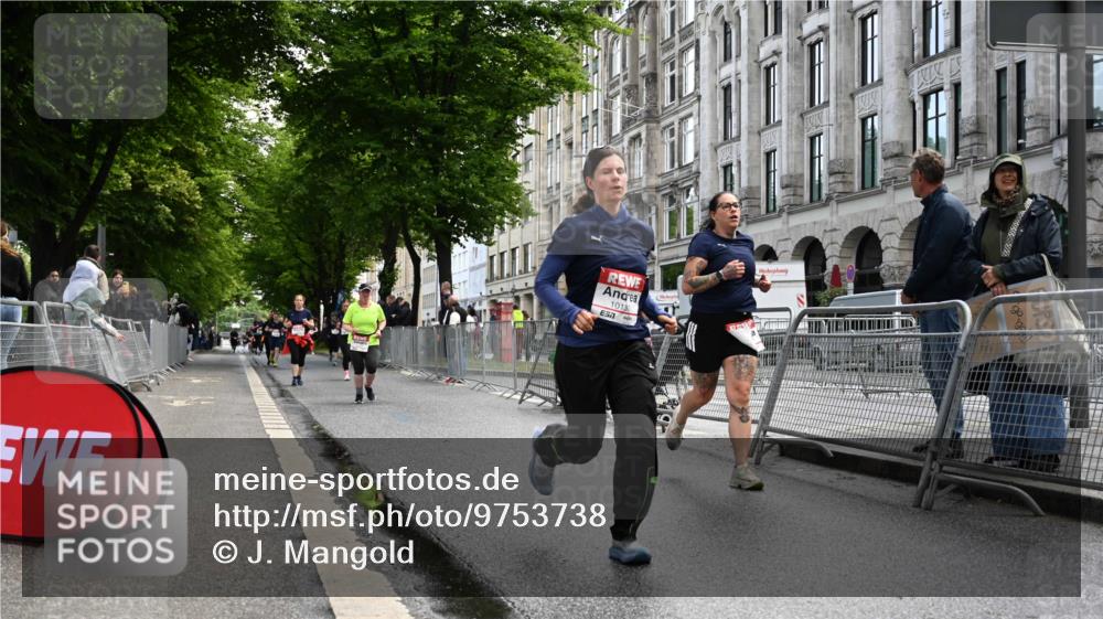 14.06.2026 - REWE Women's Run J. Mangold http://msf.ph/oto/9753738 14.06.2026 10:11:25 Ziel 10001, 10002, 10003, 10004, 10005, 10130, 10137, 10247, 10254, 10981, 11017, 11495 meine-sportfotos.de
