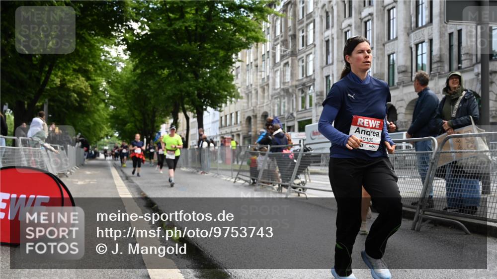 14.06.2026 - REWE Women's Run J. Mangold http://msf.ph/oto/9753743 14.06.2026 10:11:25 Ziel 10001, 10002, 10003, 10004, 10005, 10130, 10137, 10247, 10254, 10981, 11017, 11495 meine-sportfotos.de