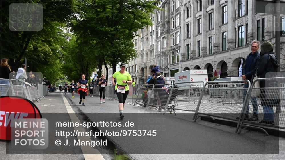 14.06.2026 - REWE Women's Run J. Mangold http://msf.ph/oto/9753745 14.06.2026 10:11:27 Ziel 10130, 10137, 10247, 10325, 10981, 11223, 11495 meine-sportfotos.de