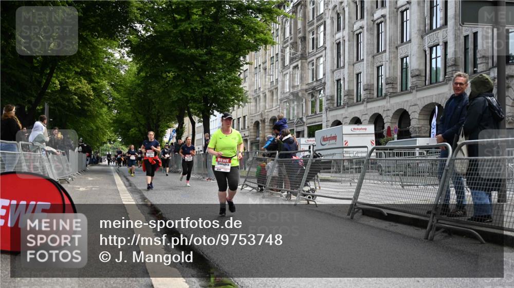14.06.2026 - REWE Women's Run J. Mangold http://msf.ph/oto/9753748 14.06.2026 10:11:27 Ziel 10130, 10137, 10247, 10325, 10981, 11223, 11495 meine-sportfotos.de