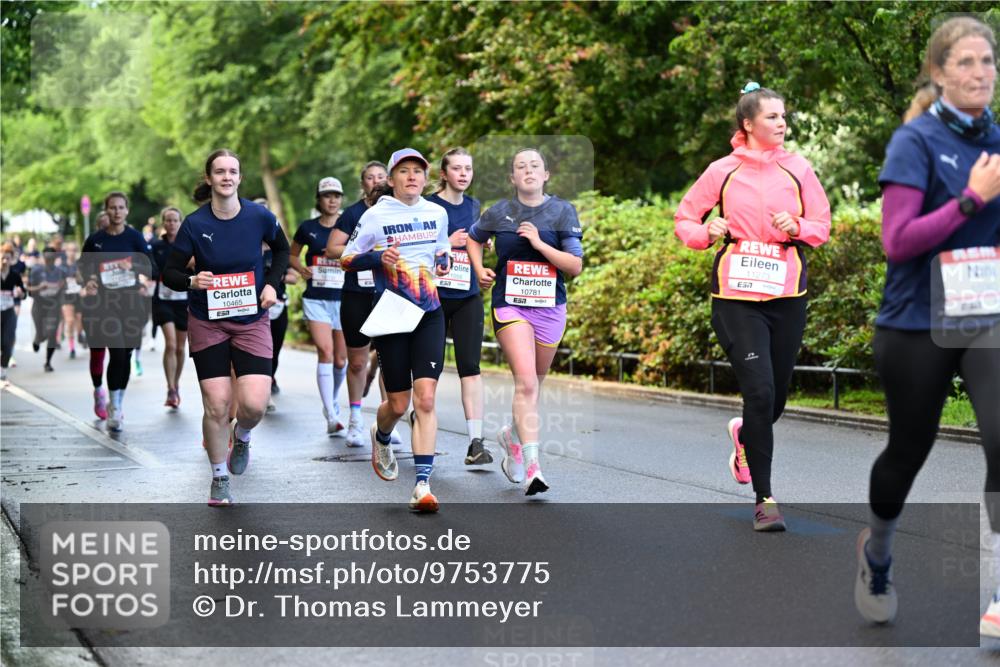 14.06.2026 - REWE Women's Run Dr. Thomas Lammeyer http://msf.ph/oto/9753775 14.06.2026 09:16:54 Laufen 10465, 1056, 10781, 11273, 57 meine-sportfotos.de
