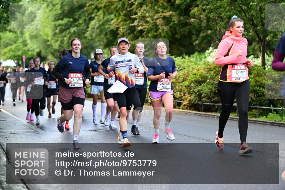 14.06.2026 - REWE Women's Run Dr. Thomas Lammeyer http://msf.ph/oto/9753779 14.06.2026 09:16:55 Laufen 10465, 57, 1105, 11056, 10781, 57, 11273, 7 meine-sportfotos.de