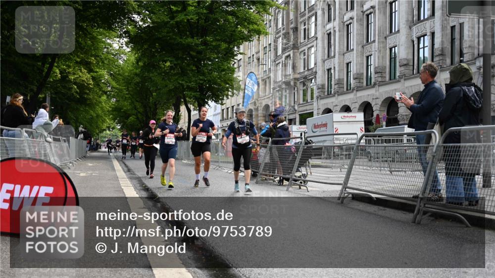 14.06.2026 - REWE Women's Run J. Mangold http://msf.ph/oto/9753789 14.06.2026 10:11:34 Ziel 10086, 10325, 10804, 10975, 11223, 11494 meine-sportfotos.de
