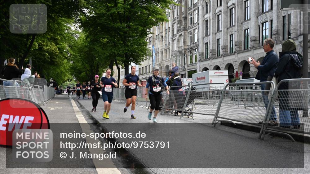 14.06.2026 - REWE Women's Run J. Mangold http://msf.ph/oto/9753791 14.06.2026 10:11:34 Ziel 10086, 10325, 10804, 10975, 11223, 11494 meine-sportfotos.de