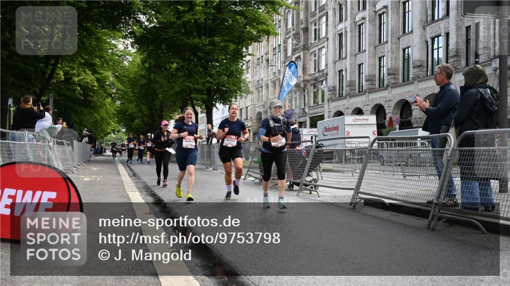 14.06.2026 - REWE Women's Run J. Mangold http://msf.ph/oto/9753798 14.06.2026 10:11:35 Ziel 10086, 10325, 10804, 10975, 11223, 11494 meine-sportfotos.de