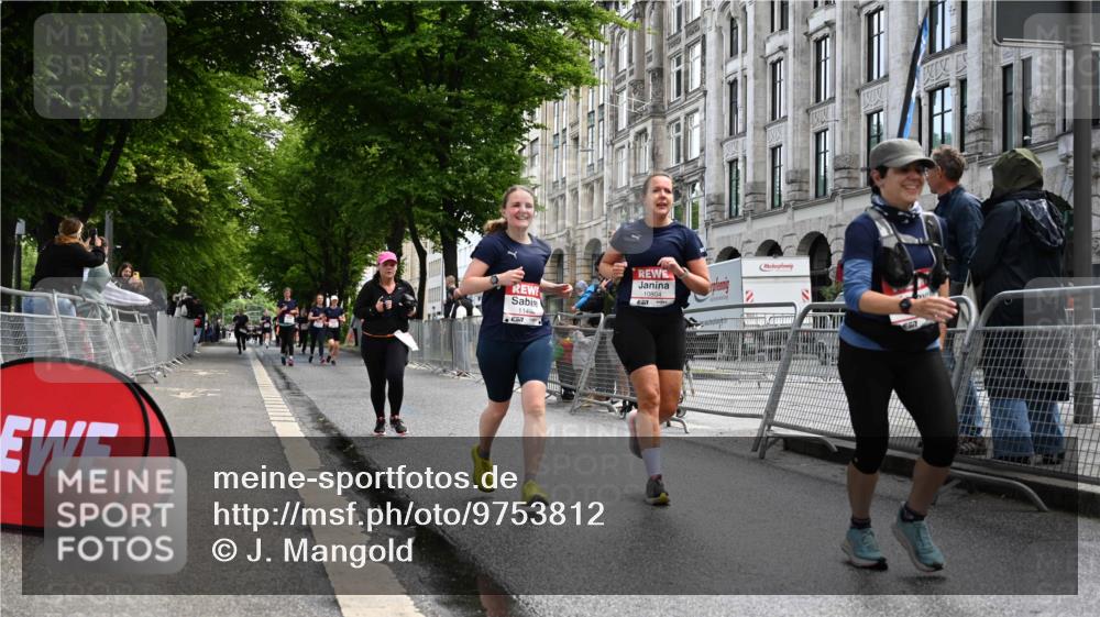 14.06.2026 - REWE Women's Run J. Mangold http://msf.ph/oto/9753812 14.06.2026 10:11:36 Ziel 10086, 10325, 10804, 10975, 11223, 11494 meine-sportfotos.de