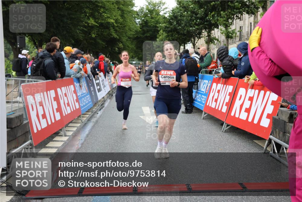 14.06.2026 - REWE Women's Run Strokosch-Dieckow http://msf.ph/oto/9753814 14.06.2026 09:48:37 Ziel 10115, 11351, 11529, 11530 meine-sportfotos.de