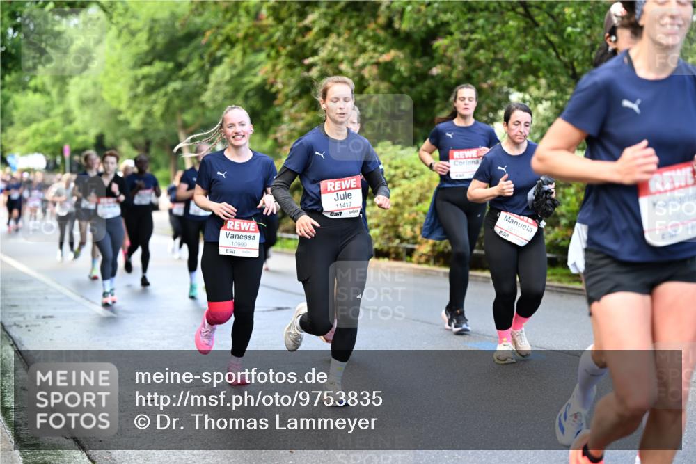 14.06.2026 - REWE Women's Run Dr. Thomas Lammeyer http://msf.ph/oto/9753835 14.06.2026 09:16:59 Laufen 10999, 7, 11417, 7 meine-sportfotos.de