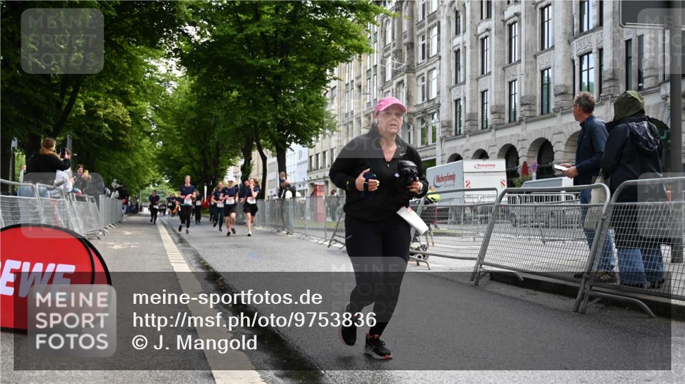 14.06.2026 - REWE Women's Run J. Mangold http://msf.ph/oto/9753836 14.06.2026 10:11:38 Ziel 10086, 10769, 10770, 10804, 10975, 11494 meine-sportfotos.de