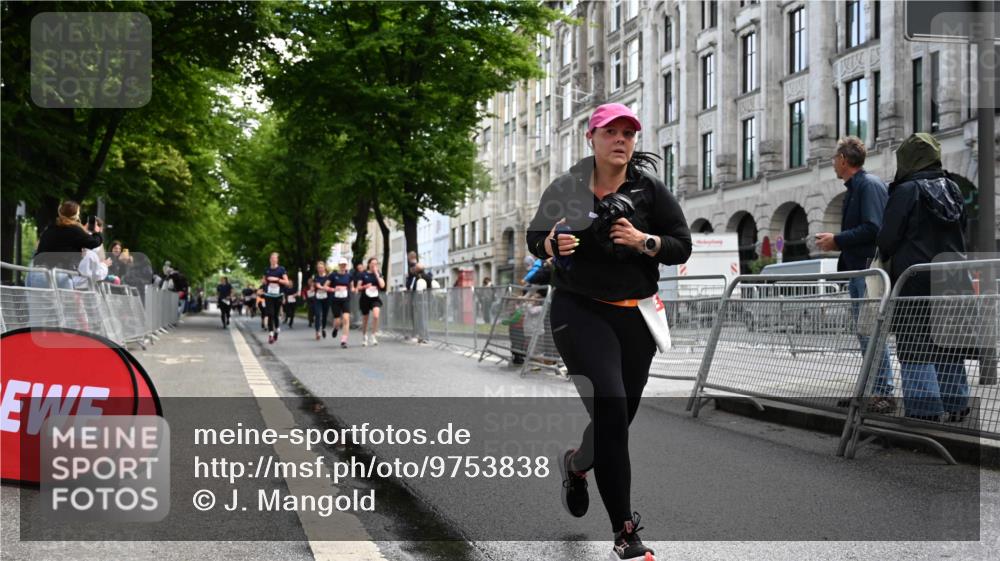 14.06.2026 - REWE Women's Run J. Mangold http://msf.ph/oto/9753838 14.06.2026 10:11:38 Ziel 10086, 10769, 10770, 10804, 10975, 11494 meine-sportfotos.de