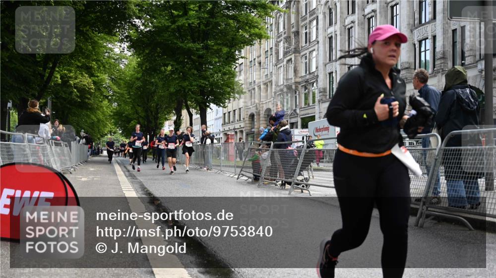 14.06.2026 - REWE Women's Run J. Mangold http://msf.ph/oto/9753840 14.06.2026 10:11:39 Ziel 10086, 10769, 10770, 10804, 10975, 11494 meine-sportfotos.de