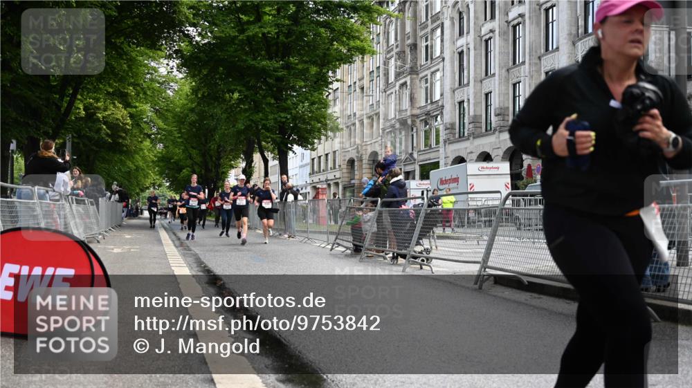 14.06.2026 - REWE Women's Run J. Mangold http://msf.ph/oto/9753842 14.06.2026 10:11:39 Ziel 10086, 10769, 10770, 10804, 10975, 11494 meine-sportfotos.de