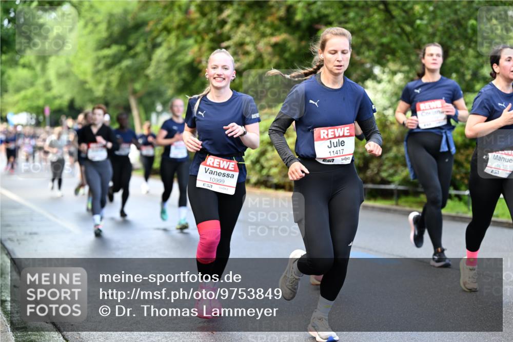 14.06.2026 - REWE Women's Run Dr. Thomas Lammeyer http://msf.ph/oto/9753849 14.06.2026 09:16:59 Laufen 10999, 7, 11417, 7, 10122 meine-sportfotos.de