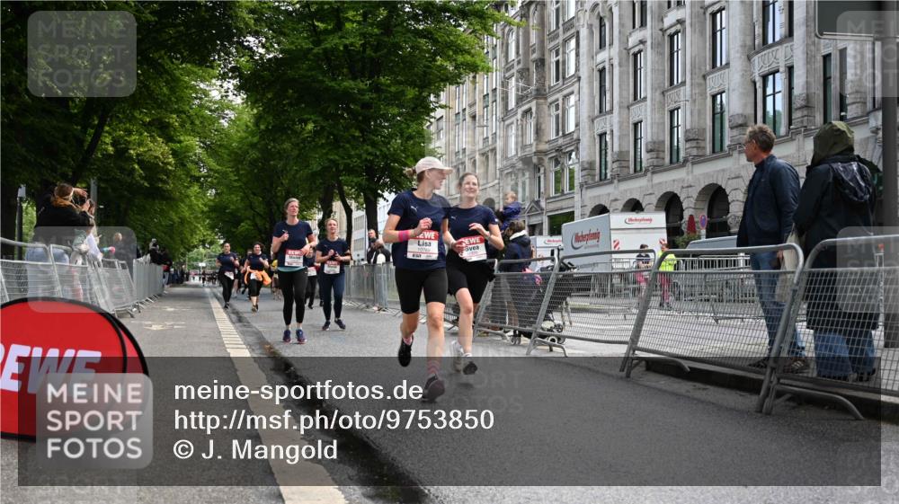 14.06.2026 - REWE Women's Run J. Mangold http://msf.ph/oto/9753850 14.06.2026 10:11:42 Ziel 10620, 10769, 10770, 10975, 11019 meine-sportfotos.de
