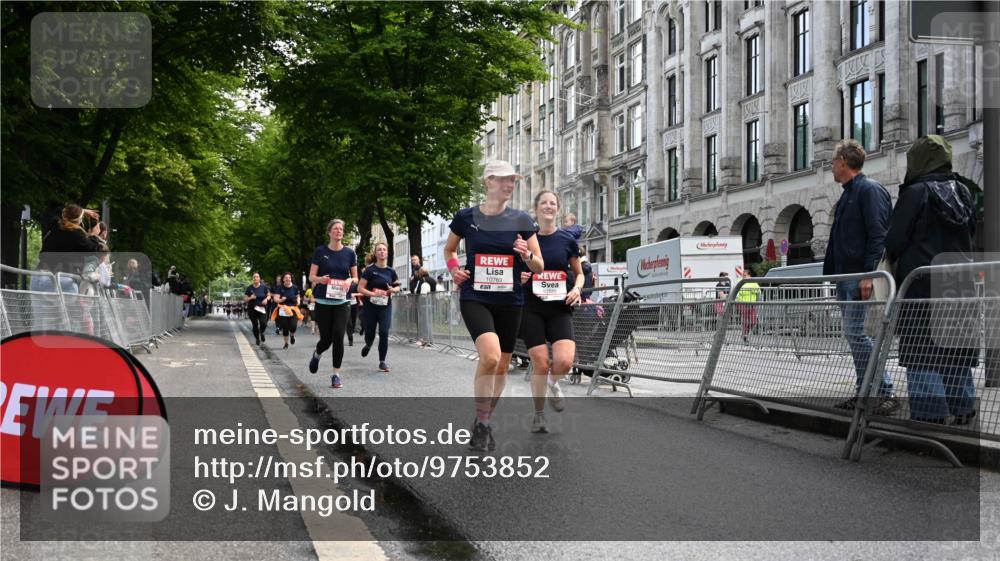 14.06.2026 - REWE Women's Run J. Mangold http://msf.ph/oto/9753852 14.06.2026 10:11:43 Ziel 10036, 10298, 10620, 10769, 10770, 10975, 11019, 11317 meine-sportfotos.de