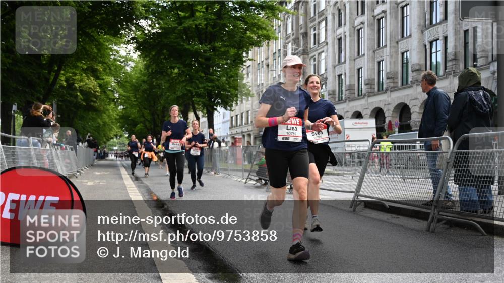 14.06.2026 - REWE Women's Run J. Mangold http://msf.ph/oto/9753858 14.06.2026 10:11:43 Ziel 10036, 10298, 10620, 10769, 10770, 10975, 11019, 11317 meine-sportfotos.de