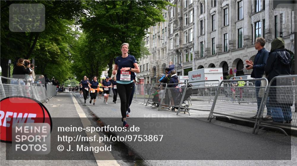 14.06.2026 - REWE Women's Run J. Mangold http://msf.ph/oto/9753867 14.06.2026 10:11:44 Ziel 10036, 10298, 10620, 10769, 10770, 10913, 11019, 11317 meine-sportfotos.de
