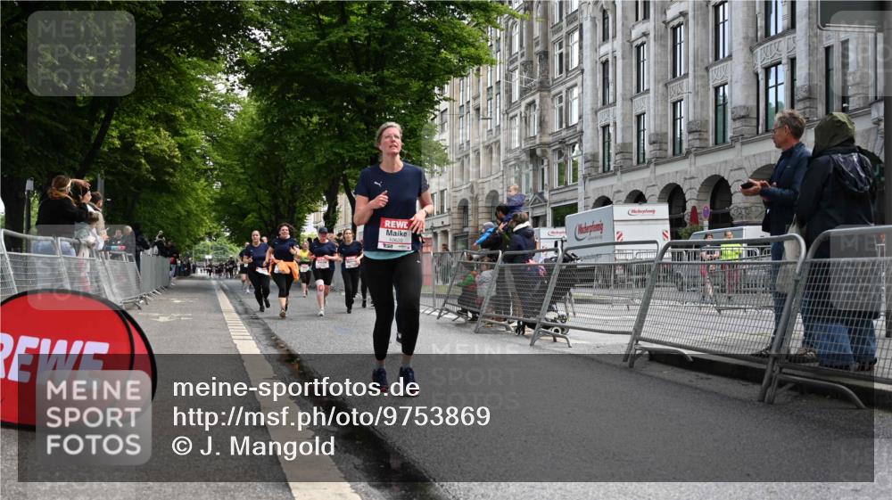 14.06.2026 - REWE Women's Run J. Mangold http://msf.ph/oto/9753869 14.06.2026 10:11:45 Ziel 10036, 10298, 10357, 10620, 10769, 10770, 10913, 11019, 11317 meine-sportfotos.de