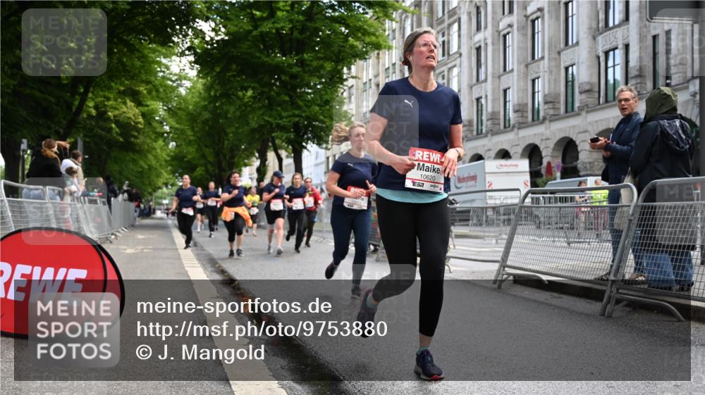 14.06.2026 - REWE Women's Run J. Mangold http://msf.ph/oto/9753880 14.06.2026 10:11:46 Ziel 10036, 10298, 10357, 10620, 10769, 10770, 10913, 11019, 11317 meine-sportfotos.de