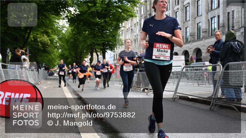 14.06.2026 - REWE Women's Run J. Mangold http://msf.ph/oto/9753882 14.06.2026 10:11:46 Ziel 10036, 10298, 10357, 10620, 10769, 10770, 10913, 11019, 11317 meine-sportfotos.de