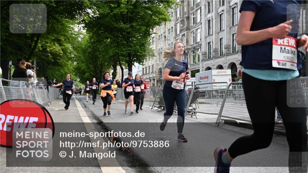 14.06.2026 - REWE Women's Run J. Mangold http://msf.ph/oto/9753886 14.06.2026 10:11:46 Ziel 10036, 10298, 10357, 10620, 10769, 10770, 10913, 11019, 11317 meine-sportfotos.de