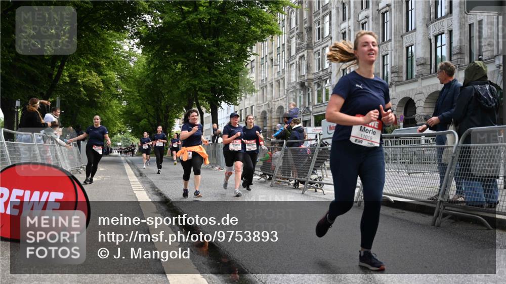 14.06.2026 - REWE Women's Run J. Mangold http://msf.ph/oto/9753893 14.06.2026 10:11:47 Ziel 10036, 10298, 10357, 10620, 10769, 10770, 10913, 11019, 11317, 11349 meine-sportfotos.de