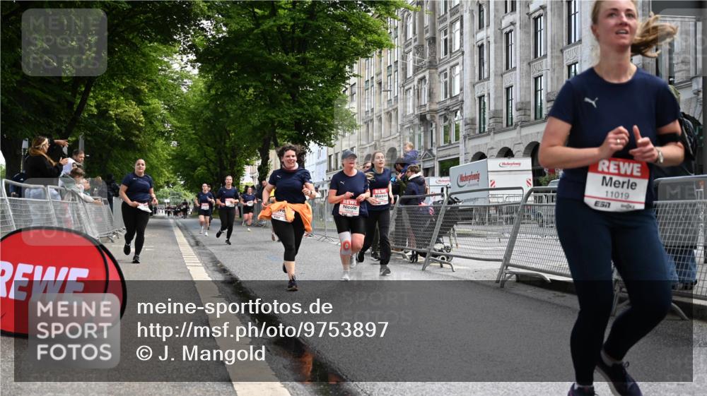 14.06.2026 - REWE Women's Run J. Mangold http://msf.ph/oto/9753897 14.06.2026 10:11:47 Ziel 10036, 10298, 10357, 10620, 10769, 10770, 10913, 11019, 11317, 11349 meine-sportfotos.de